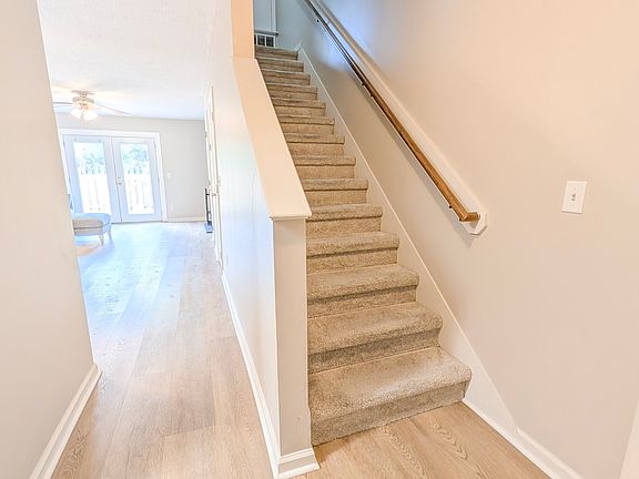 2nd image of 5034 Lampost Cir
