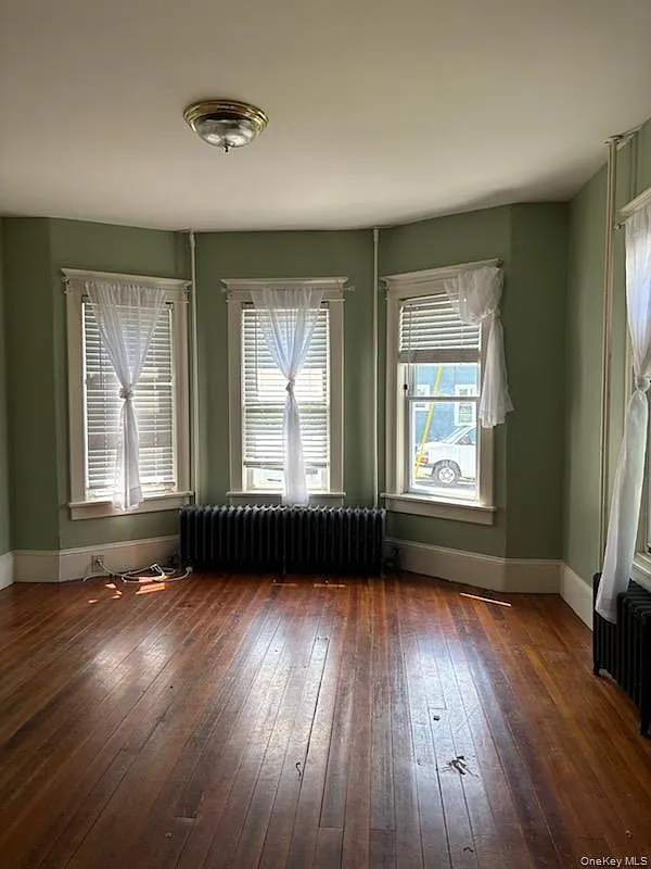 2 bed, 1.0 bath, 1094 sqft, $1,950 — Photo 2