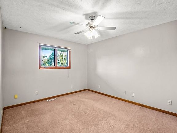4th image of 124 Short St #402