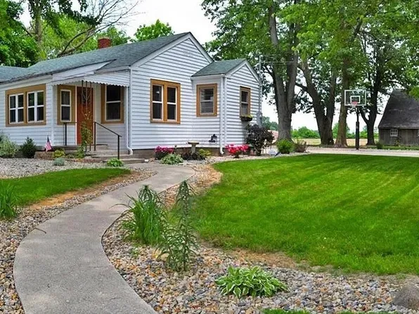 15 N State St, Markleville, IN 46056
