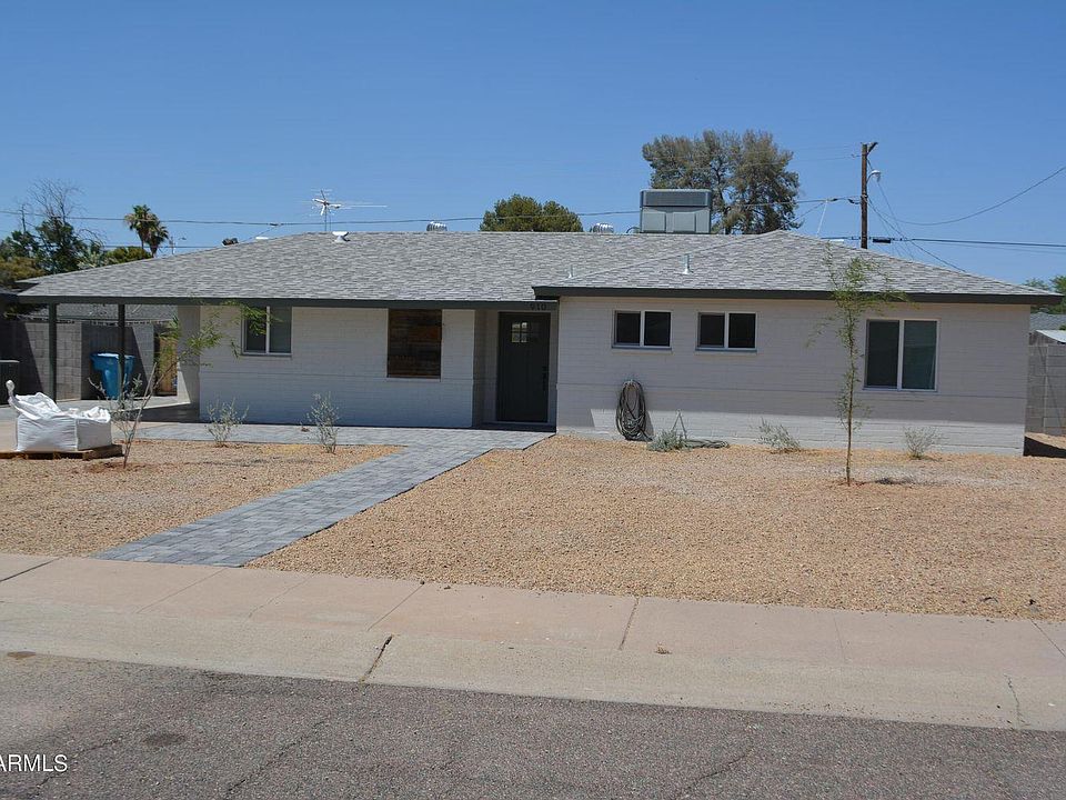 Front Exterior with new front yard & paver patio