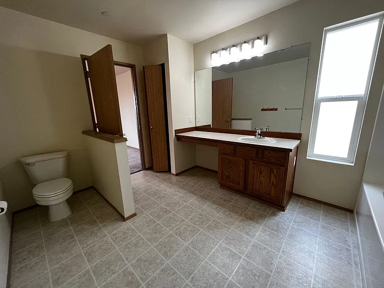 1817 Johnson Ave — Photo 17