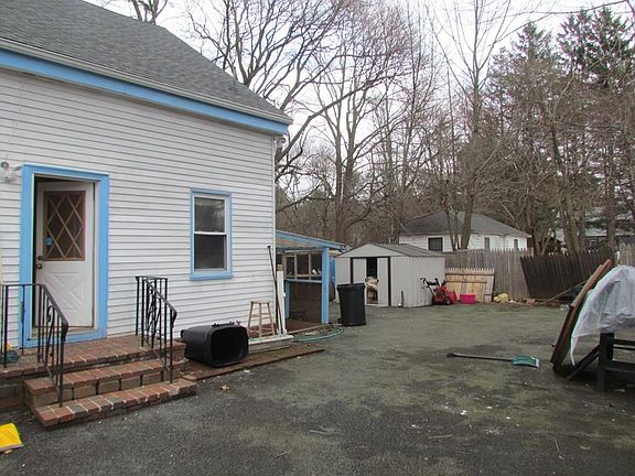 5th image of 1086 Blue Hill Ave
