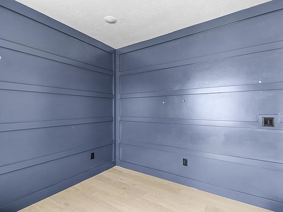 Flex Room. Photos as of 5-12-2023