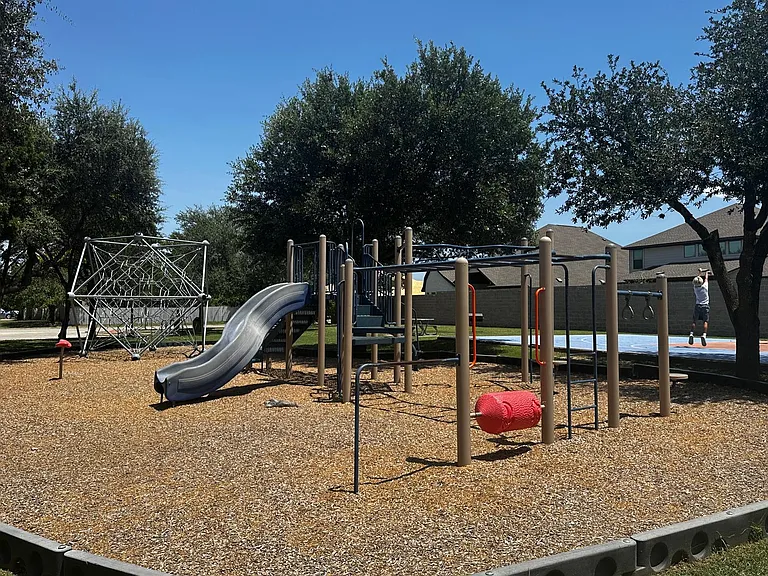 303 Bello Dr — Photo 16
