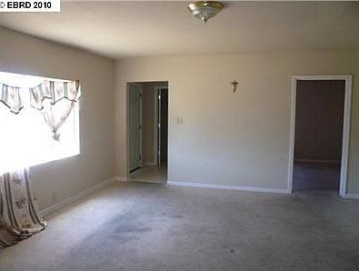 5th image of 2619 Center Ave