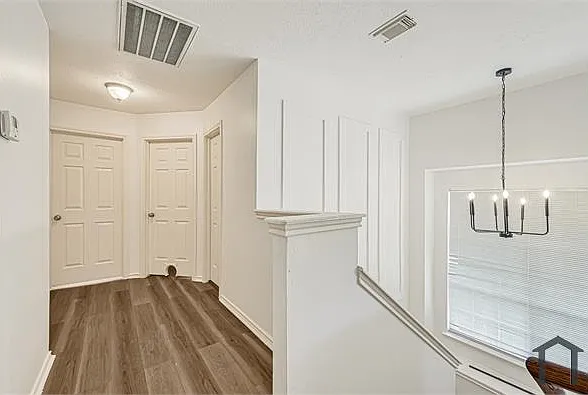 146 S Walden Elms Cir — Photo 11