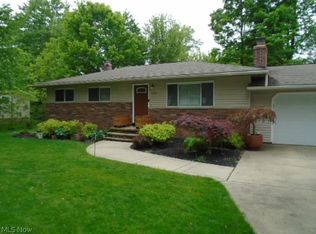 9394 Ledge Acres Rd, Macedonia, OH 44056