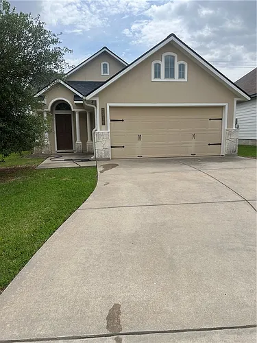 2810 Silver Oak Dr Photo 1