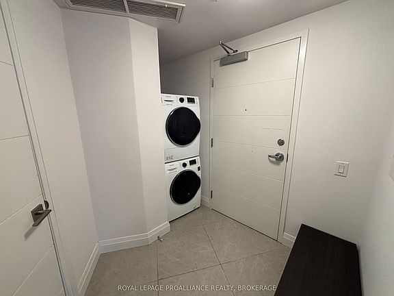 4th image of 652 Princess St #425