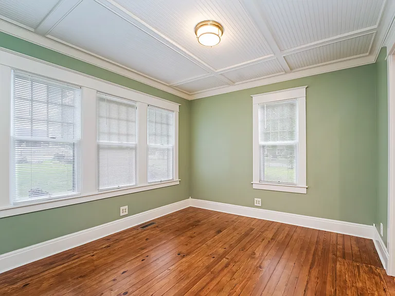 205 W Main St — Photo 8