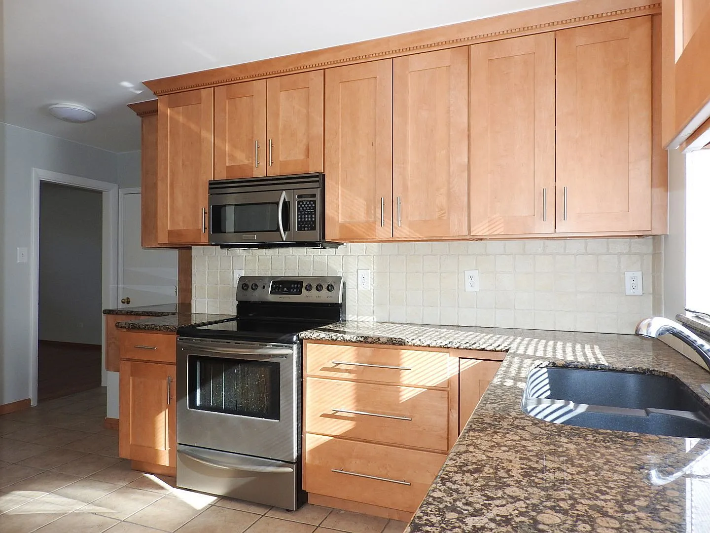 5 bed, 3.5 bath, 2929 sqft, $3,595 — Photo 4