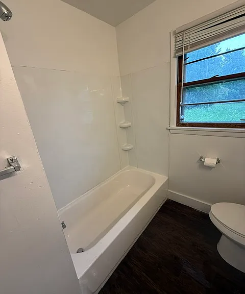 1174 Pearl St SW — Photo 3