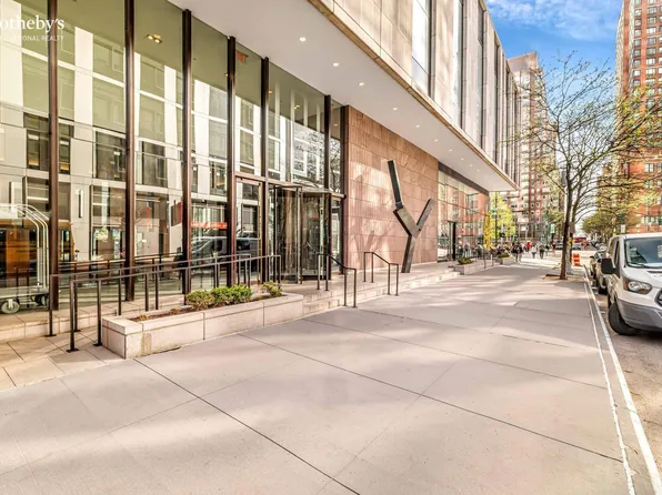 101 Warren Street 2350 image 11 of 12