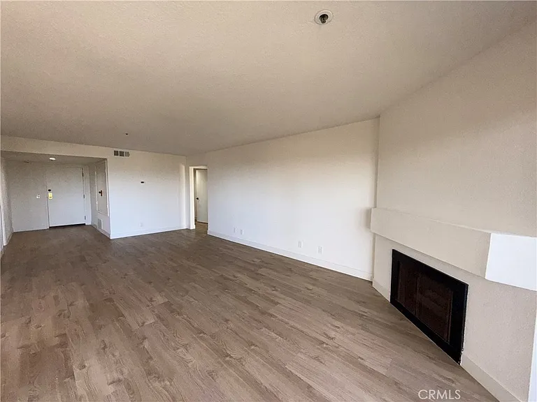 260 Cagney Ln #209 — Photo 5