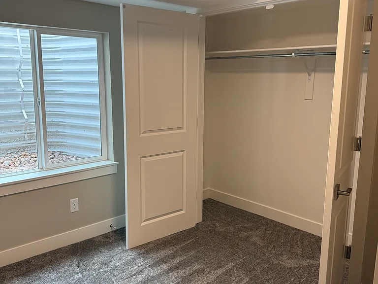 71 N 300 E — Photo 12