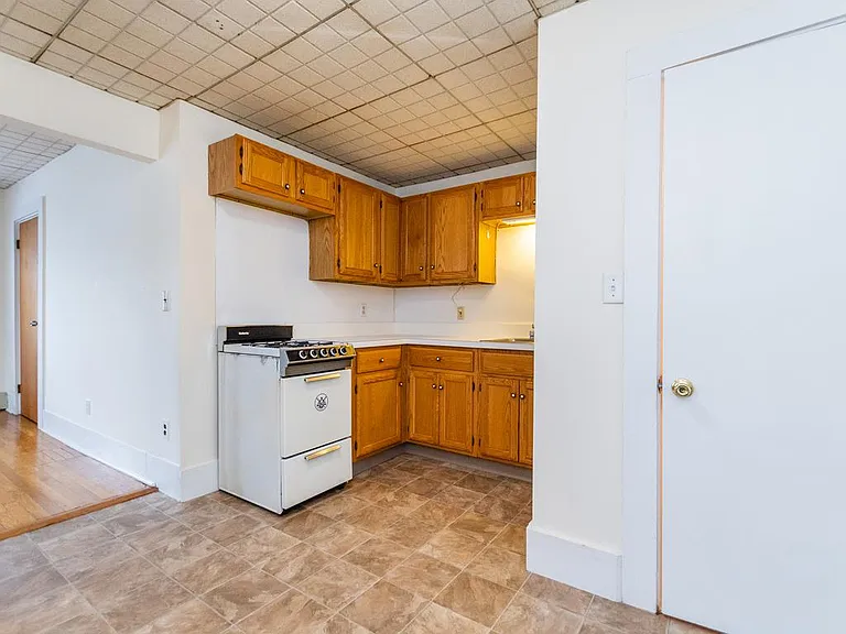 19 Spring St #1 — Photo 14