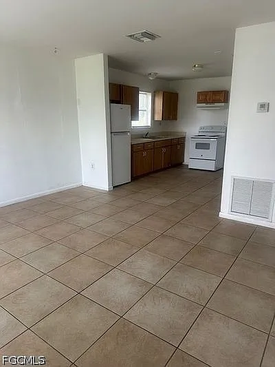 213 10th St — Photo 3