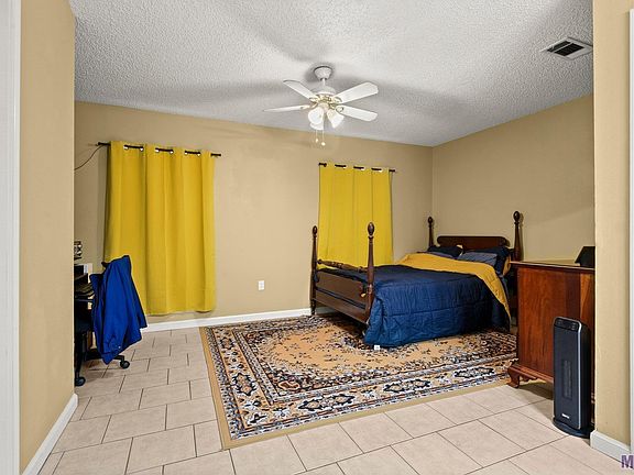 2nd image of 1145/1143 Willow Dr