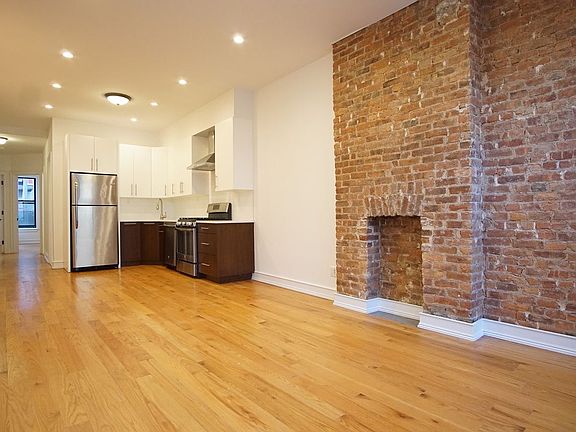 4th image of 648 Franklin Ave #2D