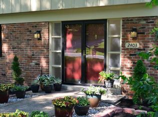 2403 Tuckaho Rd, Indian Hills, KY 40207