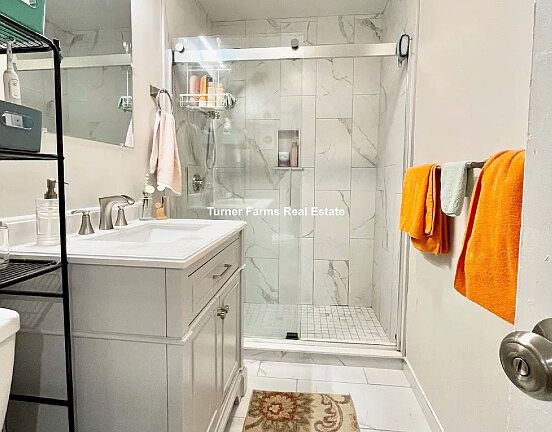 5th image of 724 Parker St #1F