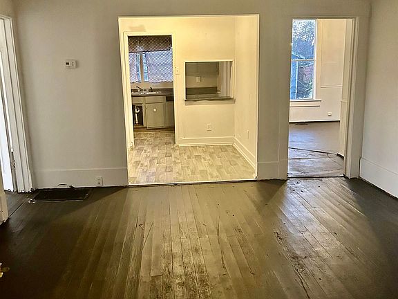 2nd image of 2822 Avenue G