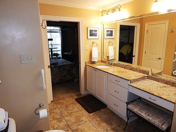 5th image of 7111 Village Maison Ct Unit 62