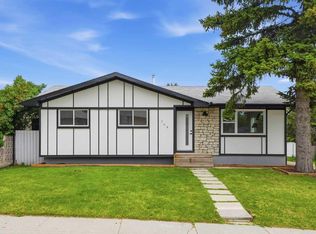 708 S Sacramento Pl SW, Calgary, AB T2W0R5