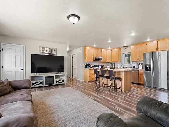 4th image of 1506 Brandon Dr