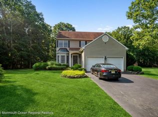 11 Dolphin Ct, Jackson, NJ 08527