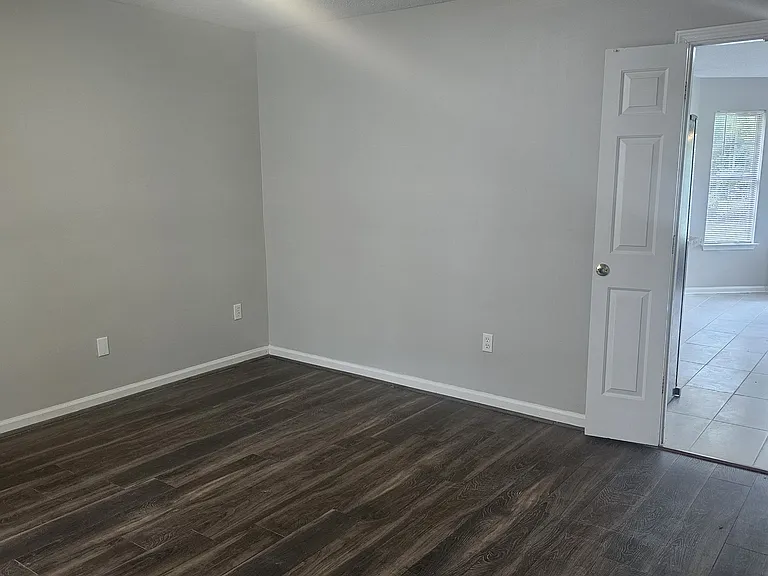 7111 Creekside Dr — Photo 9