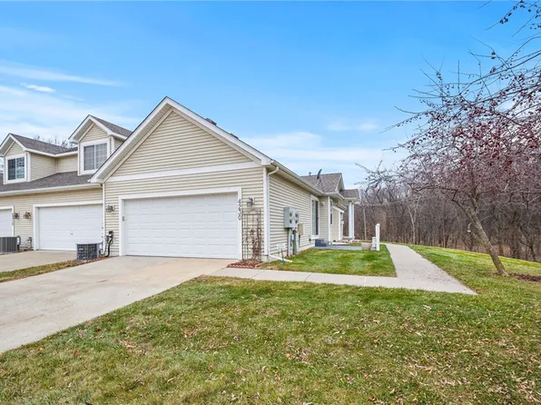 4230 Shoreline Dr, Pleasant Hill, IA 50327