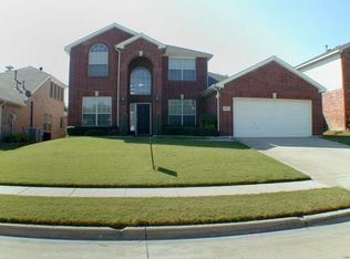 2715 Castlecove Dr, Grand Prairie, TX 75052