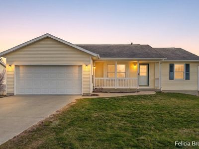 614 E Charles St, Hastings, MI, 49058