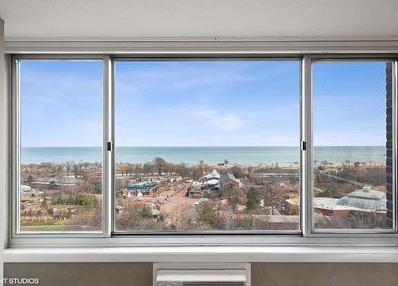 4th image of 2144 N Lincoln Park W APT 16C
