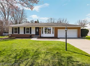 25202 Anchorage St, Harrison Township, MI 48045