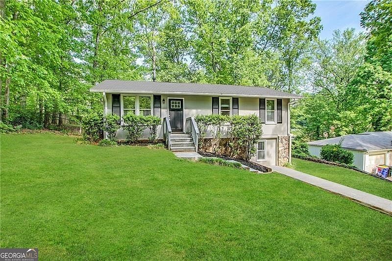 1st image of 2003 Tara Ct NW