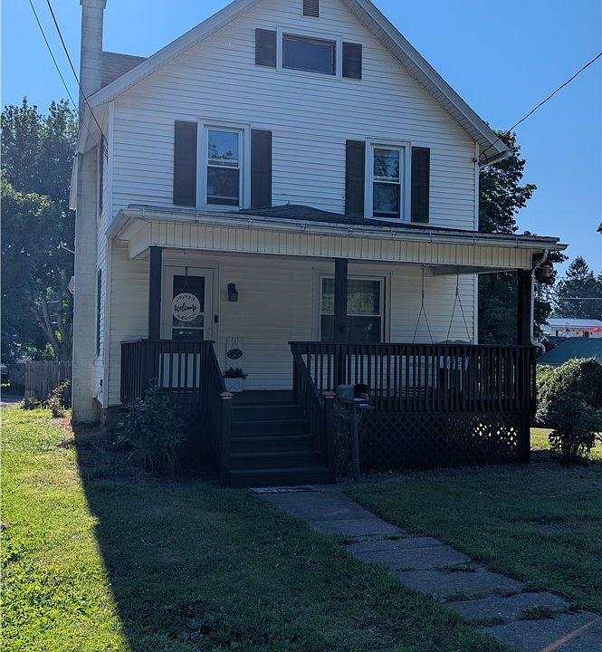 1st image of 15 Carlton St