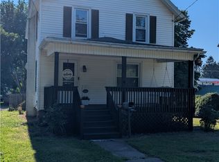 15 Carlton St, Sodus, NY 14551