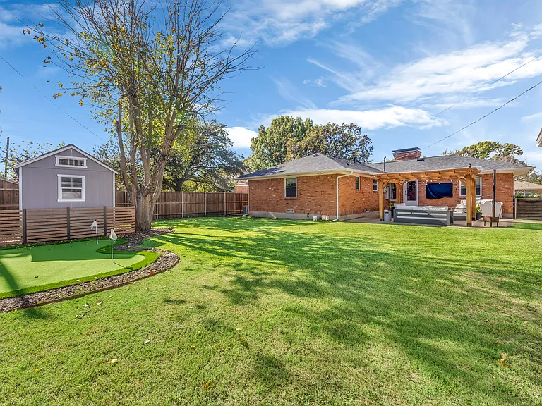 403 S Lois Ln — Photo 34