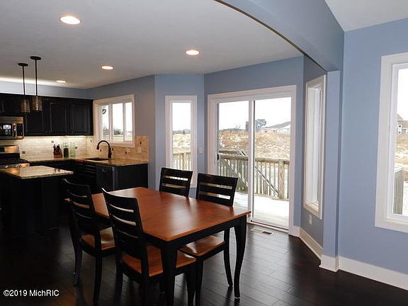 5th image of 4425 Equestrian Dr