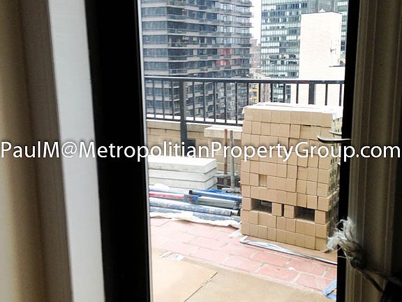 3rd image of 301 E 47th St APT 21P