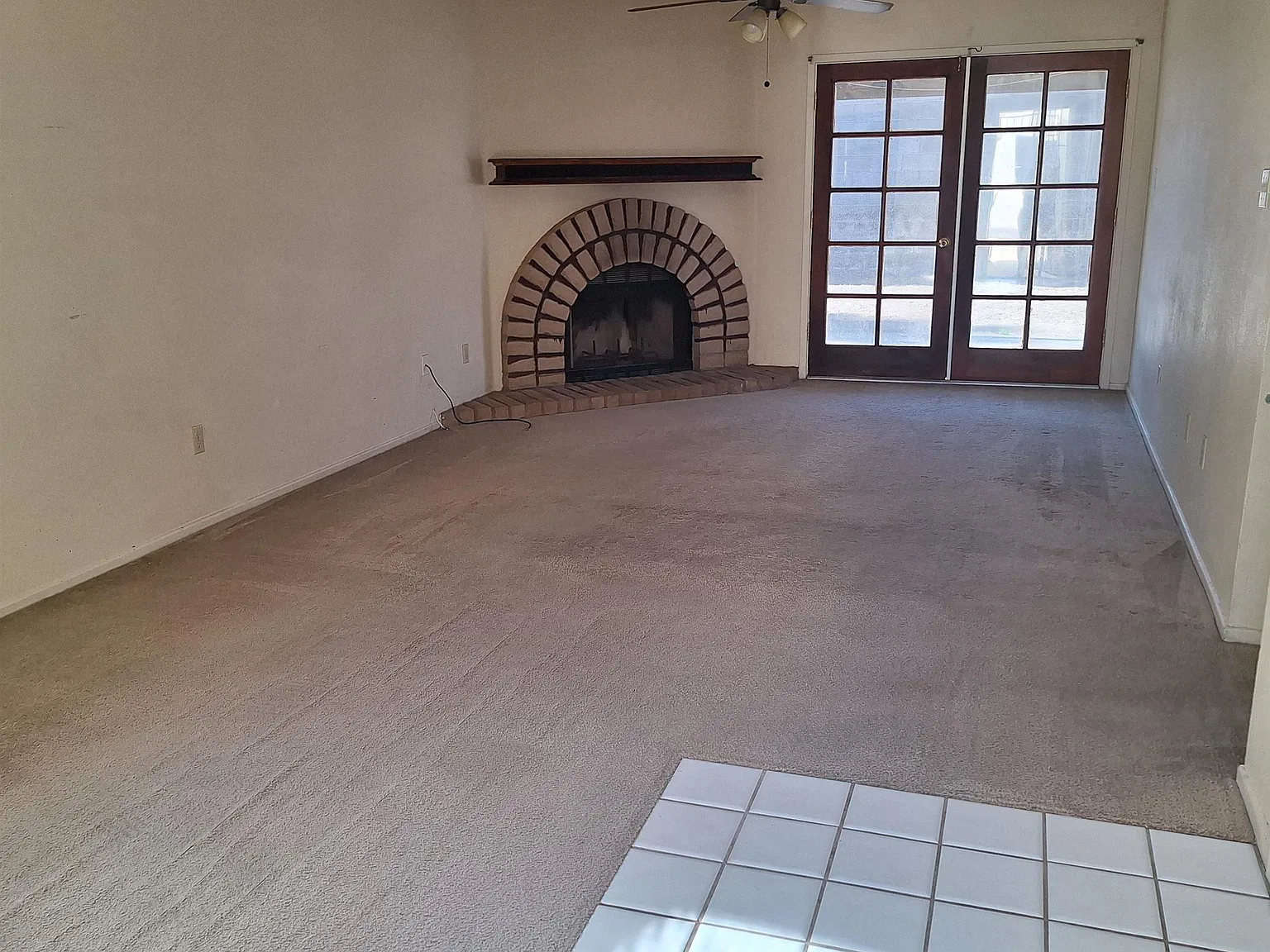 3 bed, 2.0 bath, 1260 sqft, $1,400 — Photo 2