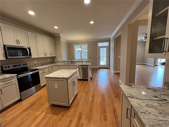 4th image of 4157 Ambergrove Ave