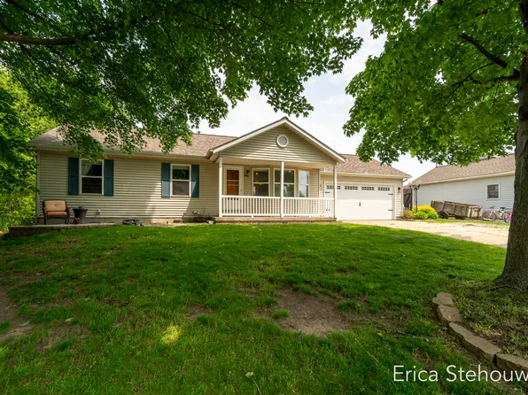 6460 Sunfield Dr SW, Byron Center, MI 49315