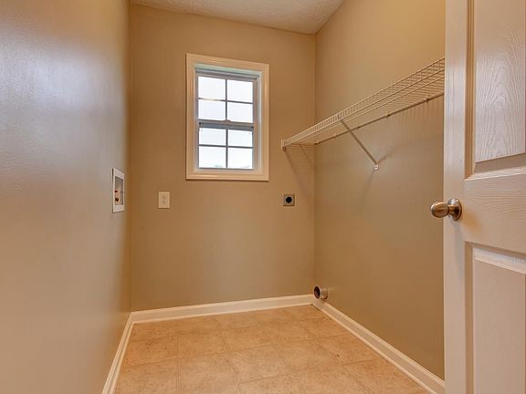 5th image of 3483 Clover Hill Dr