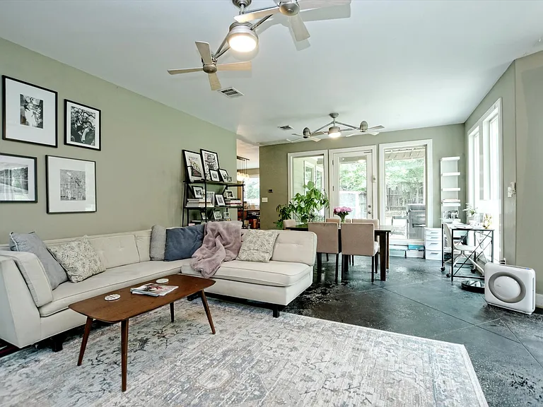 2605 De Soto Dr — Photo 5