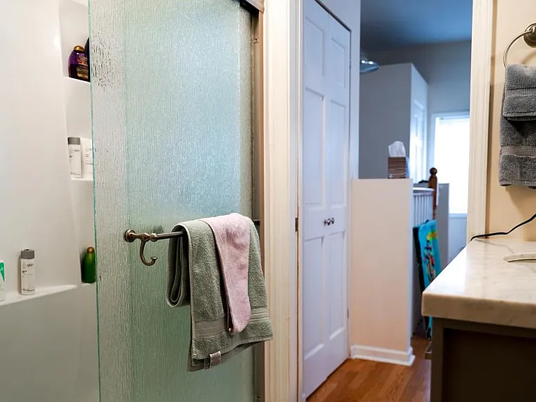 2845 N Southport Ave #COACH HOUSE — Photo 10