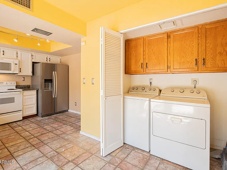 1650 N Ventura Ln — Photo 27